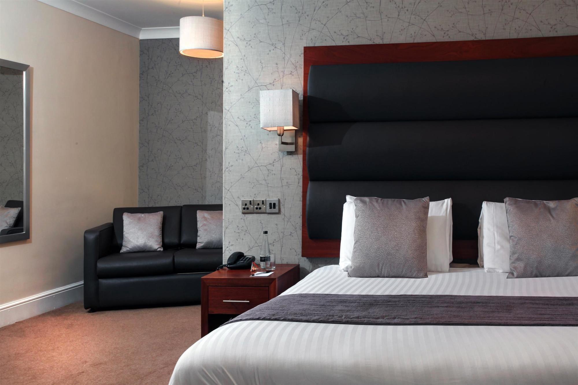 Lion Hotel Уърксоп Екстериор снимка